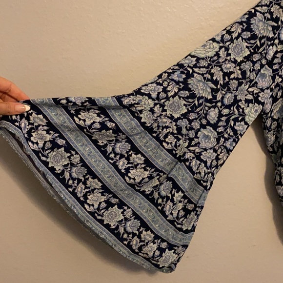 Blue floral front tie top American eagle size M - Picture 2 of 6